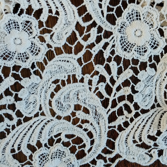 Express Mesh-Knit Crop - Picture 5 of 5